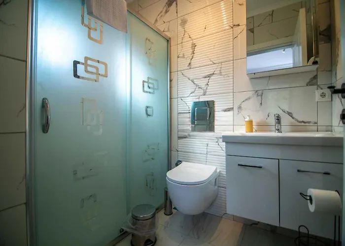 Dadya 4 - Turgut Da Oezel Havuzlu Denize Yakin Lueks מרמריס