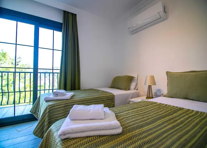 Dadya 4 - Turgut Da Oezel Havuzlu Denize Yakin Lueks * מרמריס